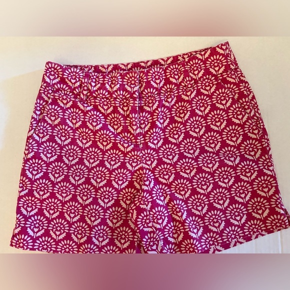 ANN TAYLOR LOFT PINK AND WHITE  SIZE 0 SHORTS - Picture 3 of 5